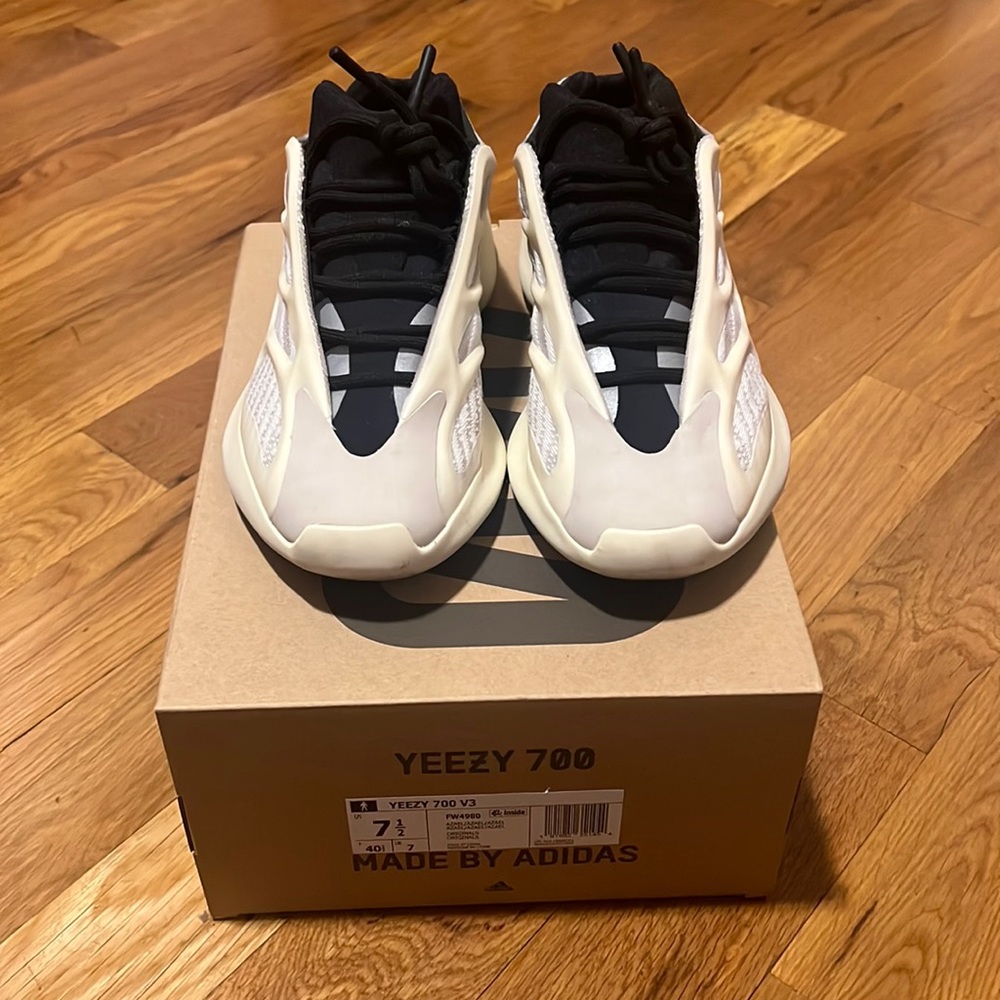 Yeezy 700 V3 Azael released Aug 2022 size 7.5 in men’s
